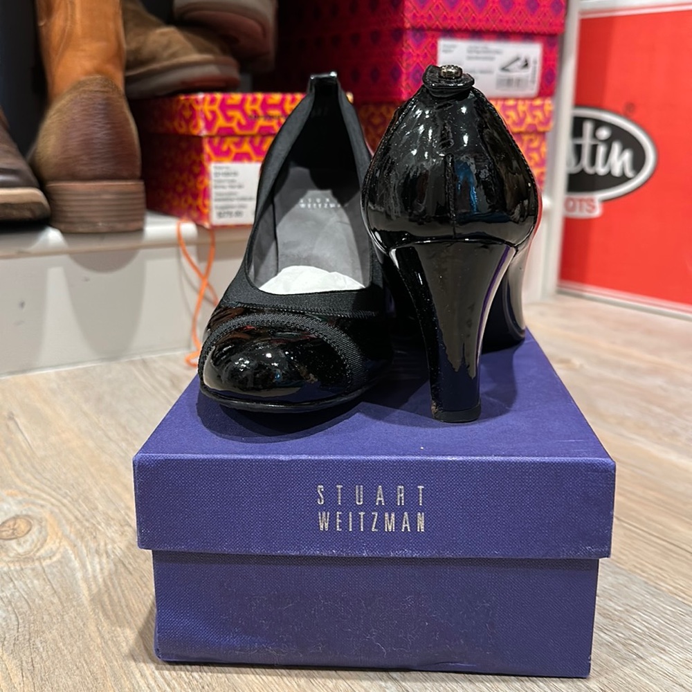 Stuart Weitzman Black Patent Leather Stretch Knit Trim Round Toe Pumps